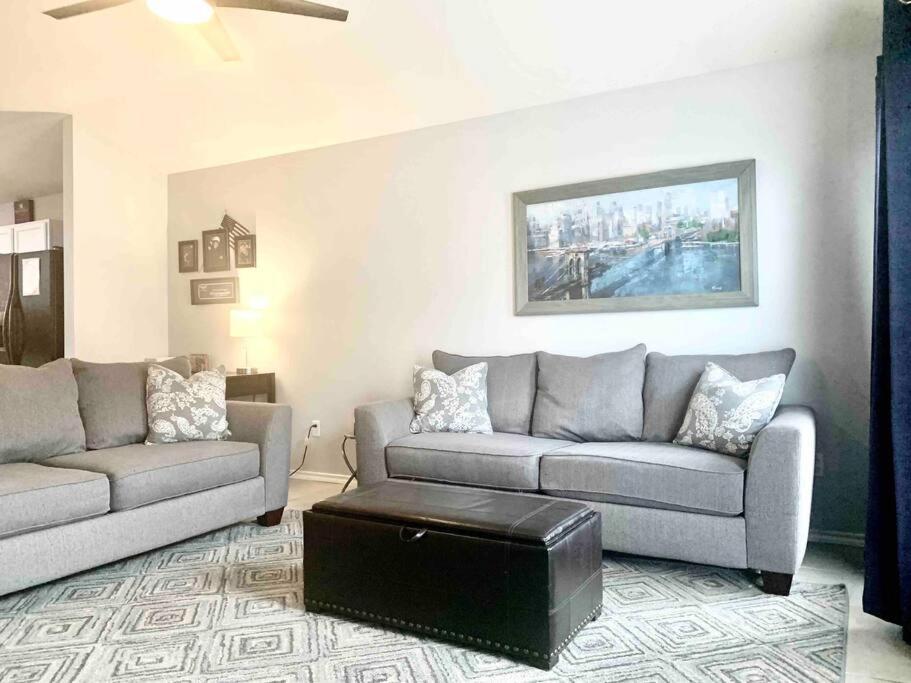 Modern Updates - Great Location - King Bed- Bmt San Antonio Exterior photo